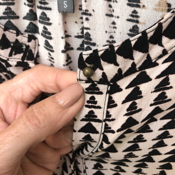 Michael Stars Rib Sleeve Panel Button Blouse, Sz S - Picture 12 of 16